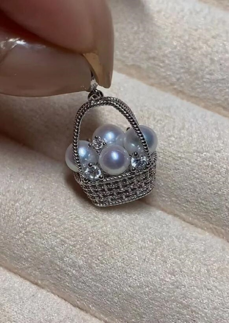530 Chain - élégant pendentif en perles blanches des